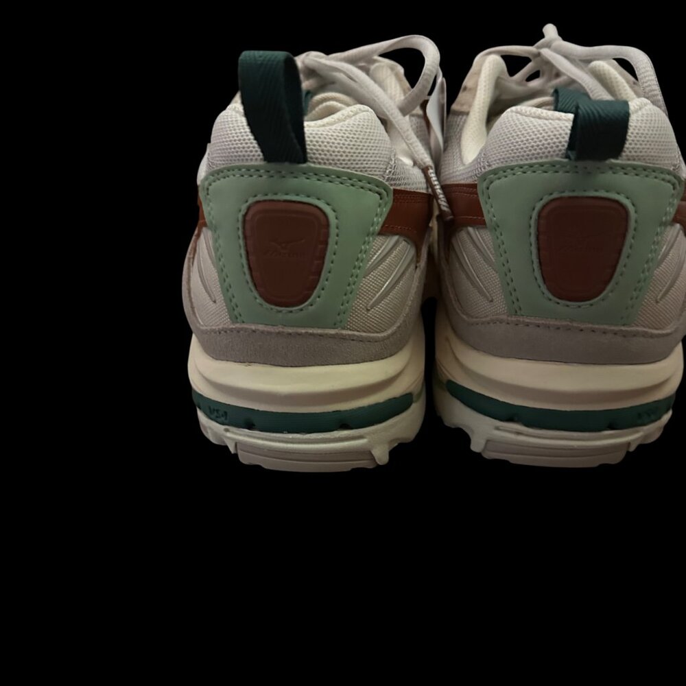 Mizuno Wave Rider 10 White and Brown Athletic Shoes - Picture 5 of 8